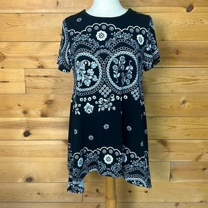 NWT LuLaRoe Black bandanna print Melissa top tee t-shirt tunic leggings Large